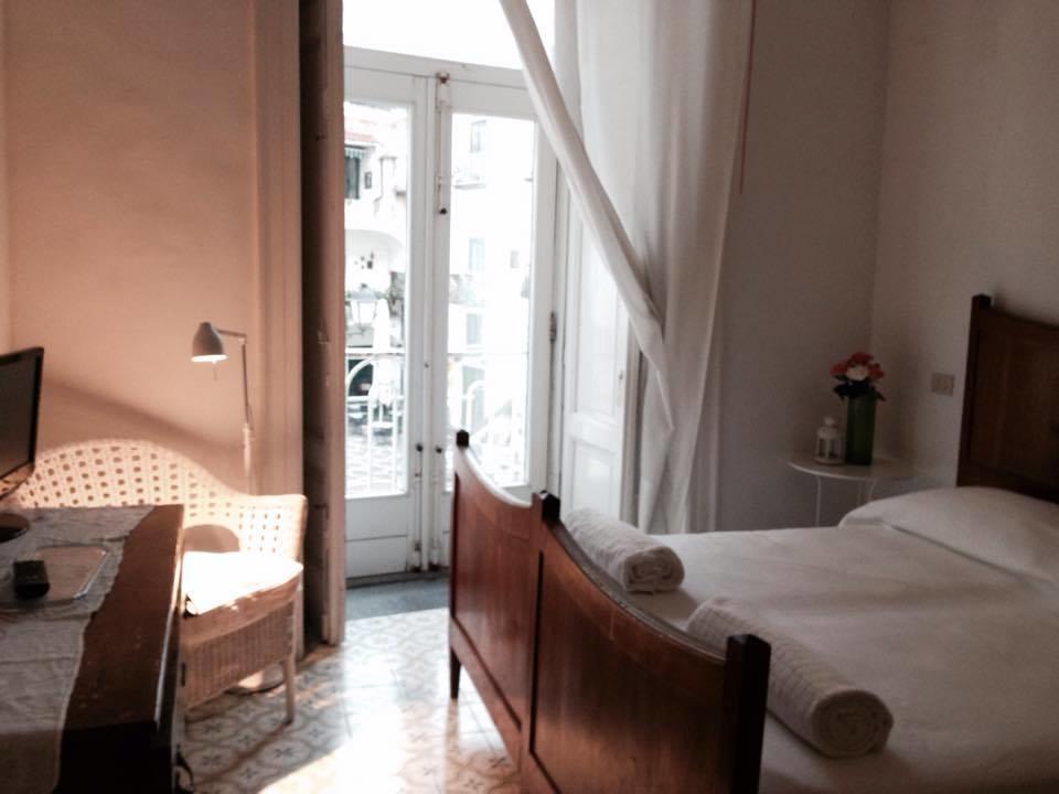 شقة Casa Letizia Amalfi Coast أتراني الغرفة الصورة